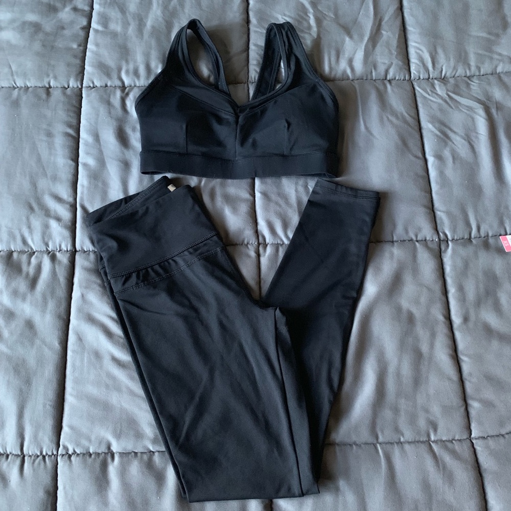 ❌SOLD❌Forever XXI Leggings and Sports Bra